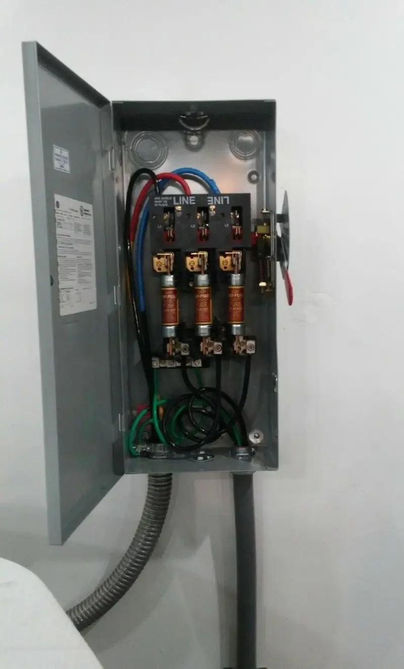 Three-phase disconnect switch installed for Smoke Detector Installation in Woodridge